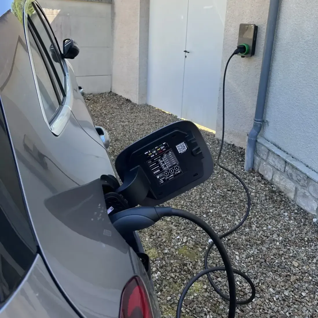 Borne de recharge IRVE à Vitry-sur-Seine Borne de recharge IRVE à Vitry-sur-Seine
